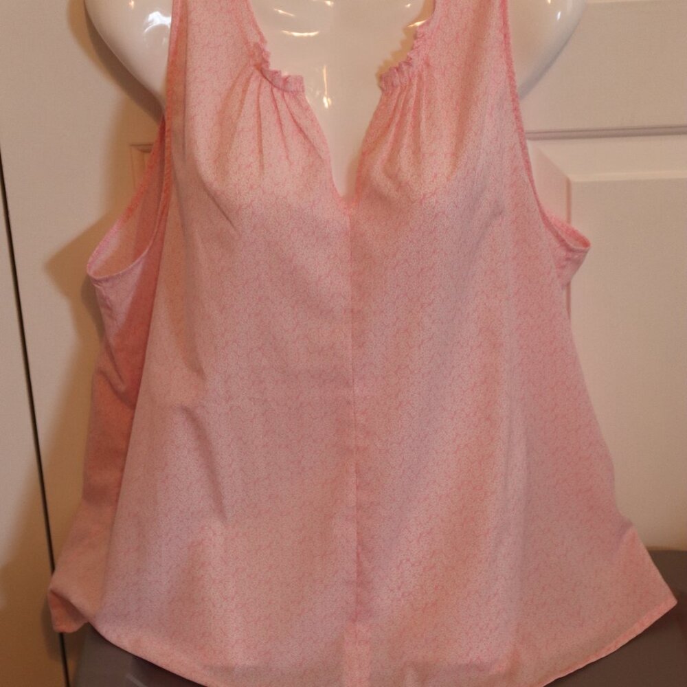 Gap Sleeveless V-neck Ruffle Trim Pale Pink Blouse Size Large Casual Office